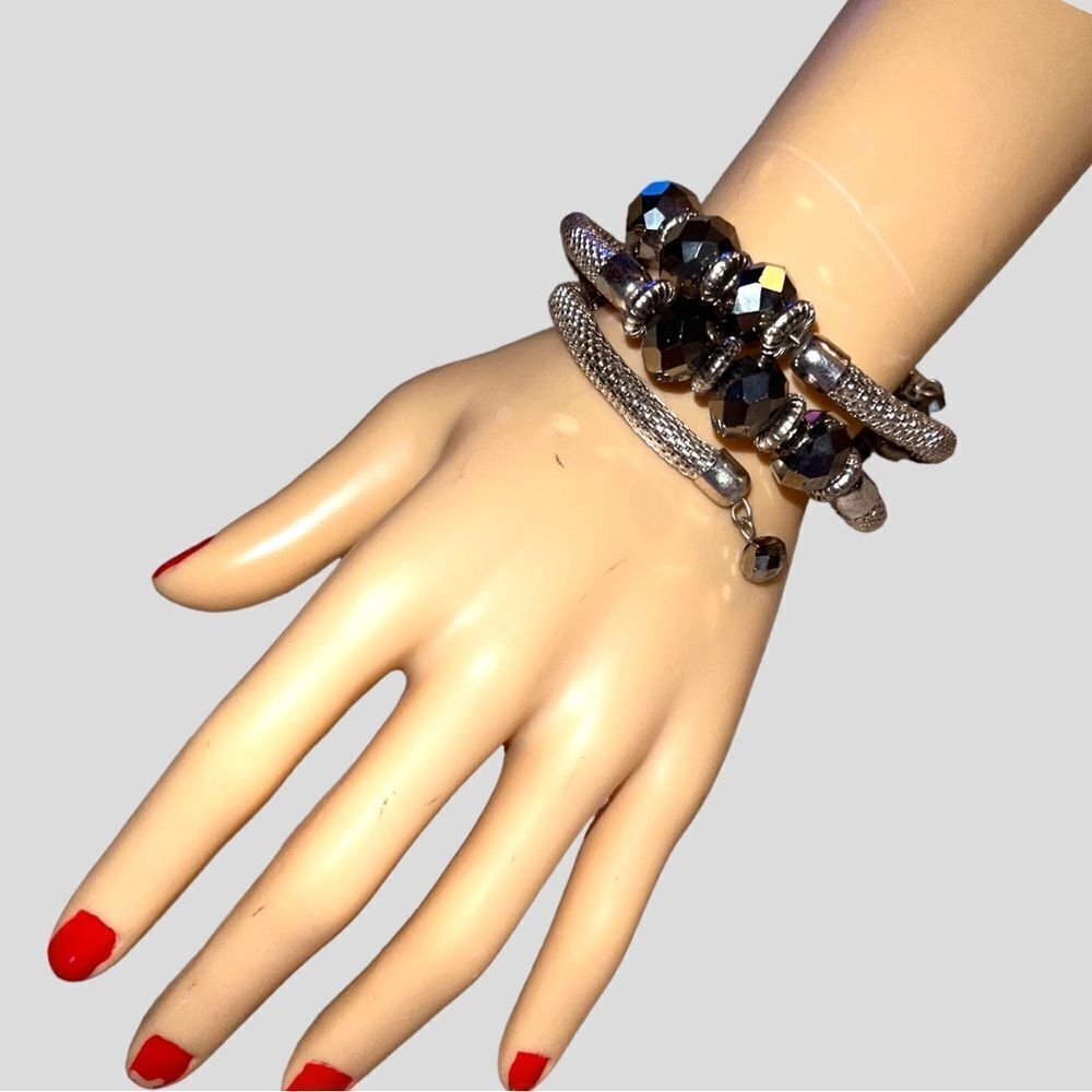 Silver and stone sparkle snake style bracelet. New